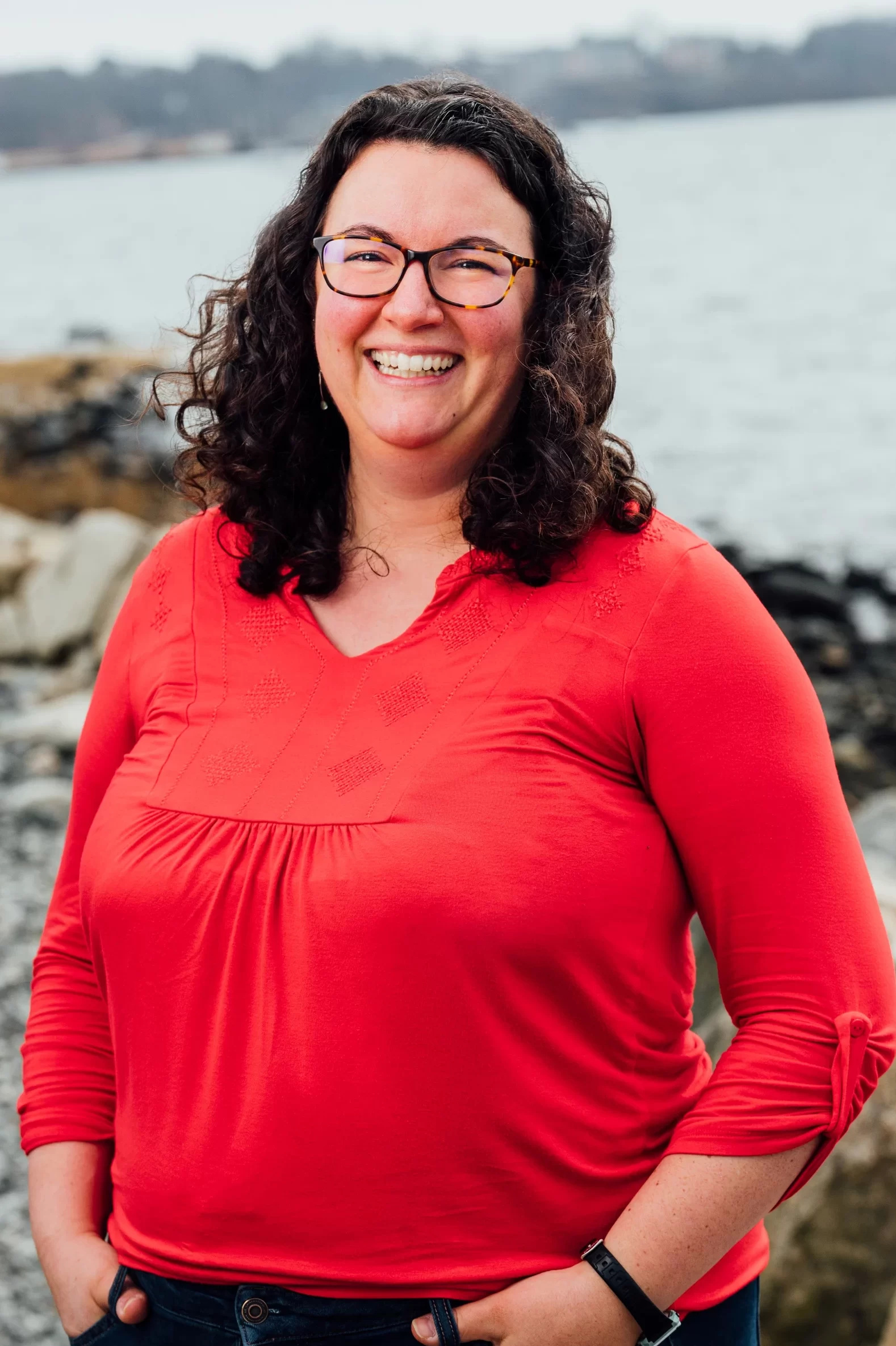 Catie Alves Headshot